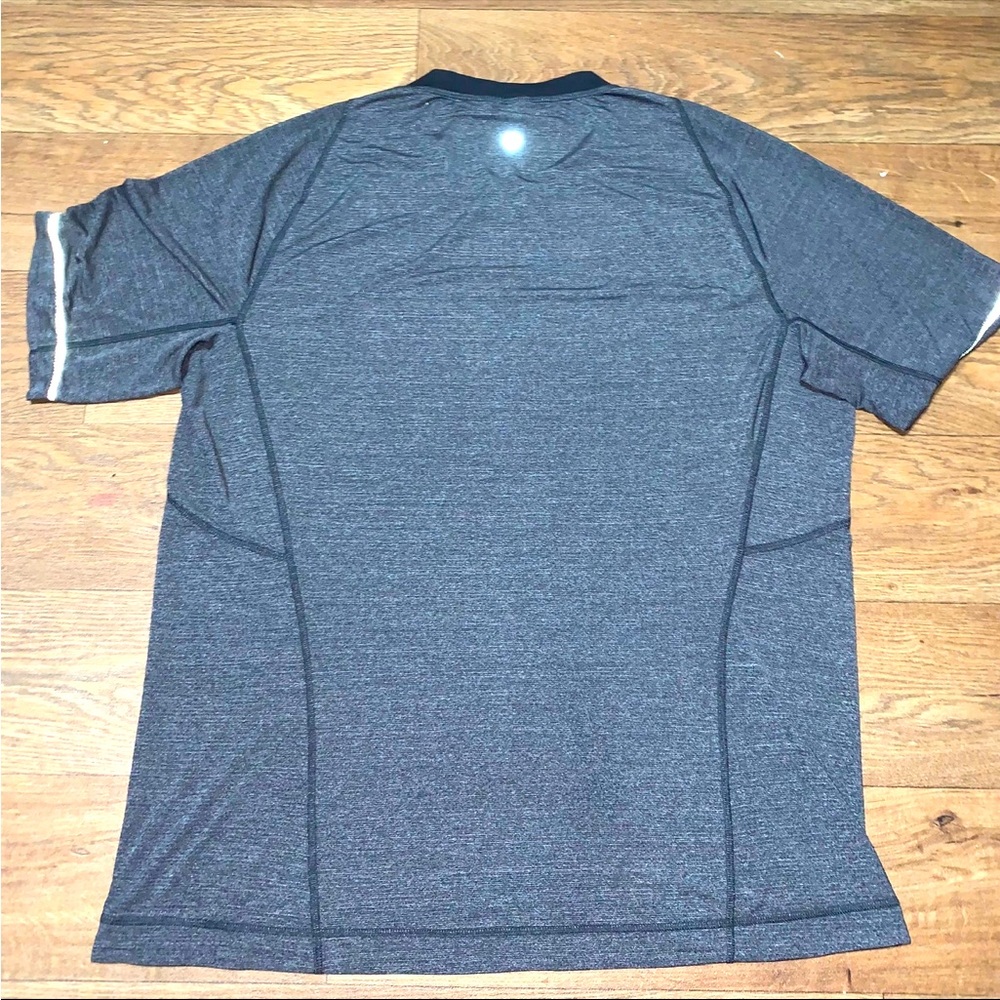 Lululemon Men’s Bolt Tech Short Sleeve Heather Black Shirt XL